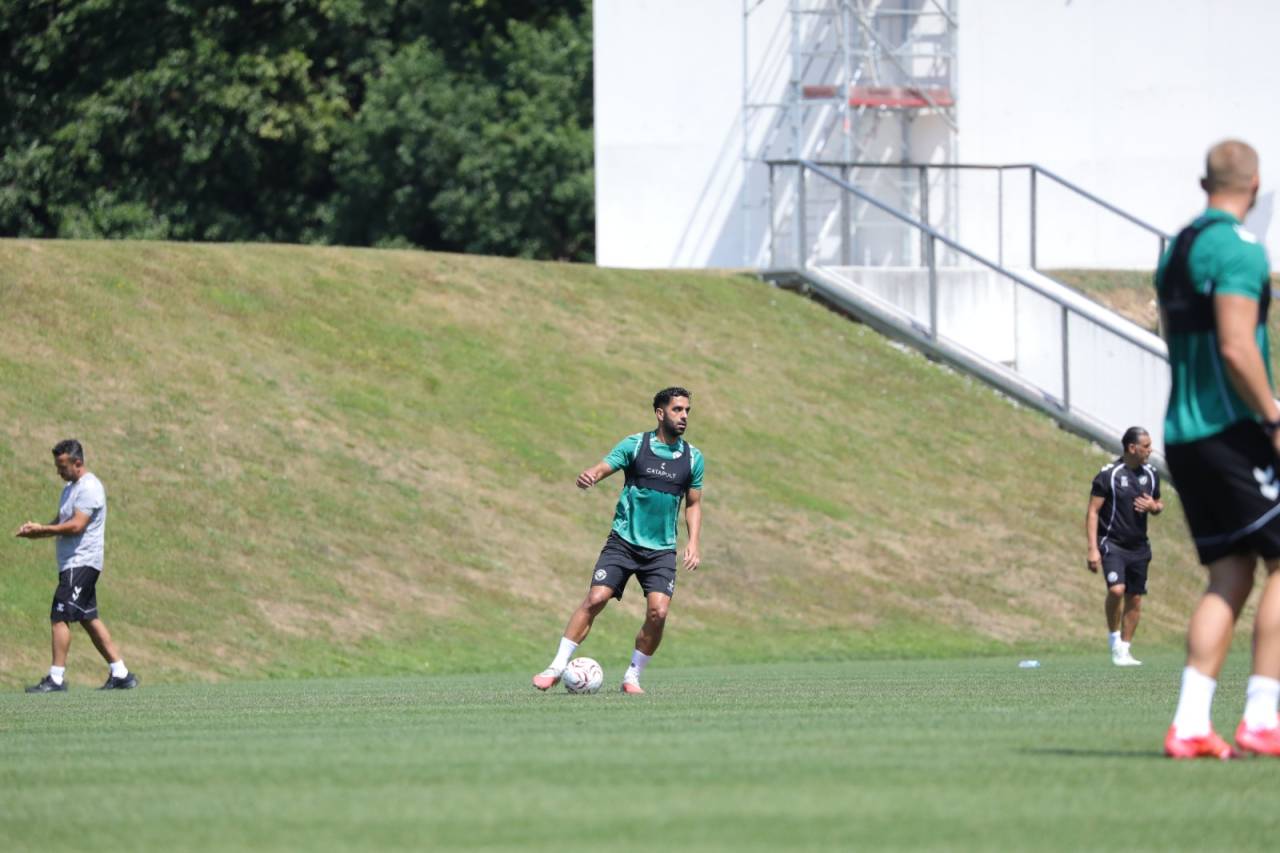 Konyaspor Slovenya Kampını Al Dhafra Hazırlık Maçıyla Tamamlıyor haber fotoğrafı