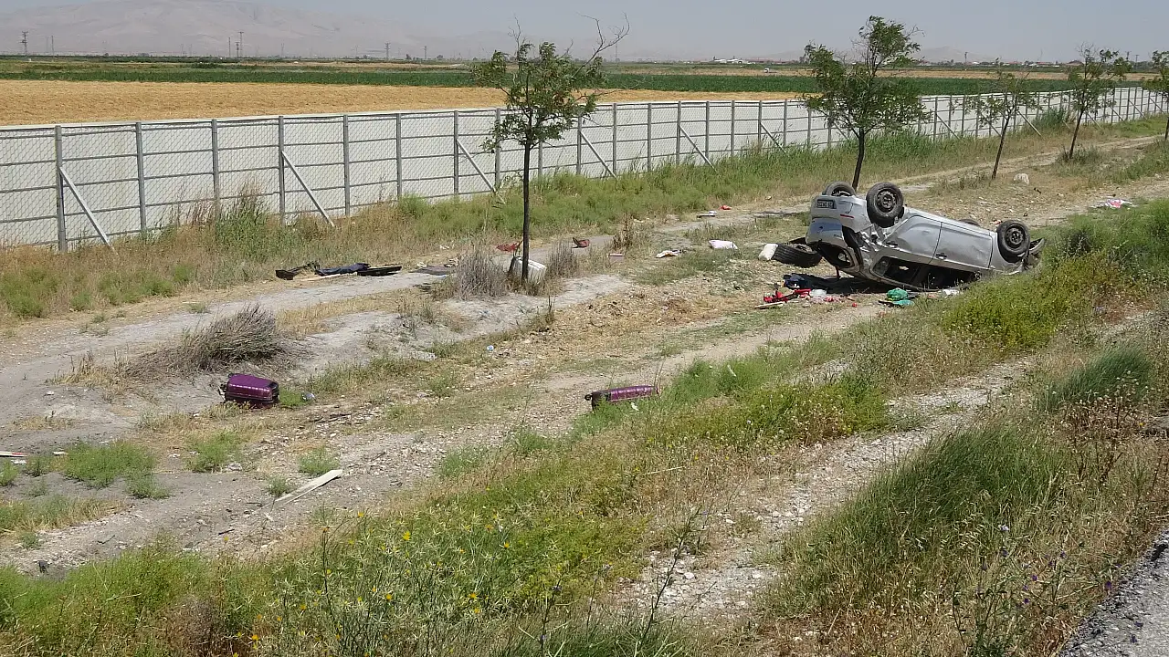 Konya Yolunda Şarampole Devrilen Otomobildeki 8 Yaşındaki Çocuk Hayatını Kaybetti haber fotoğrafı