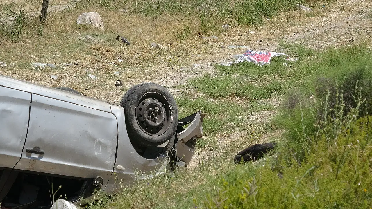 Konya Yolunda Şarampole Devrilen Otomobildeki 8 Yaşındaki Çocuk Hayatını Kaybetti haber fotoğrafı