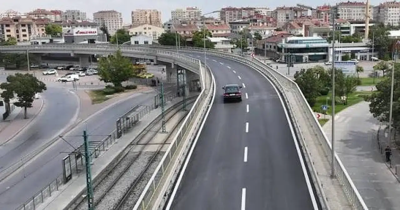 Konya'da 4 ana arterde gece saatlerinde yol çalışması yapılacak haber fotoğrafı