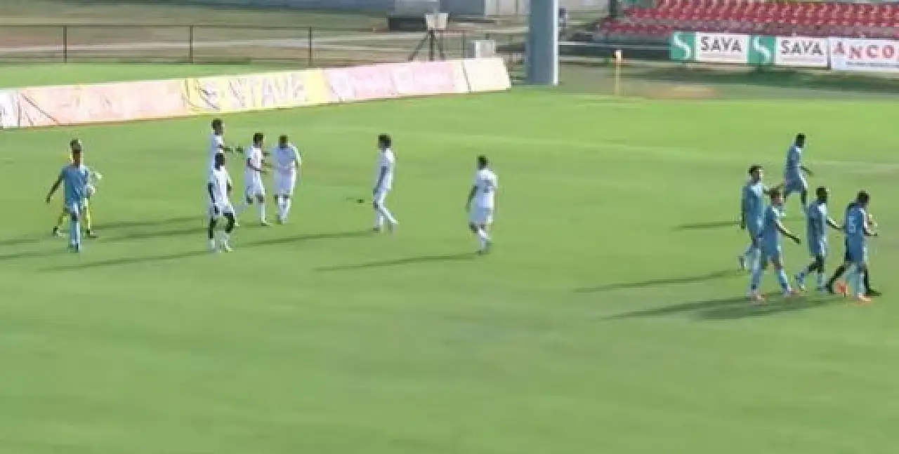 Konyaspor Al Dhafra karşısında ilk devreyi Eren Cemali'nin golüyle 1-0 önde kapattı haber fotoğrafı