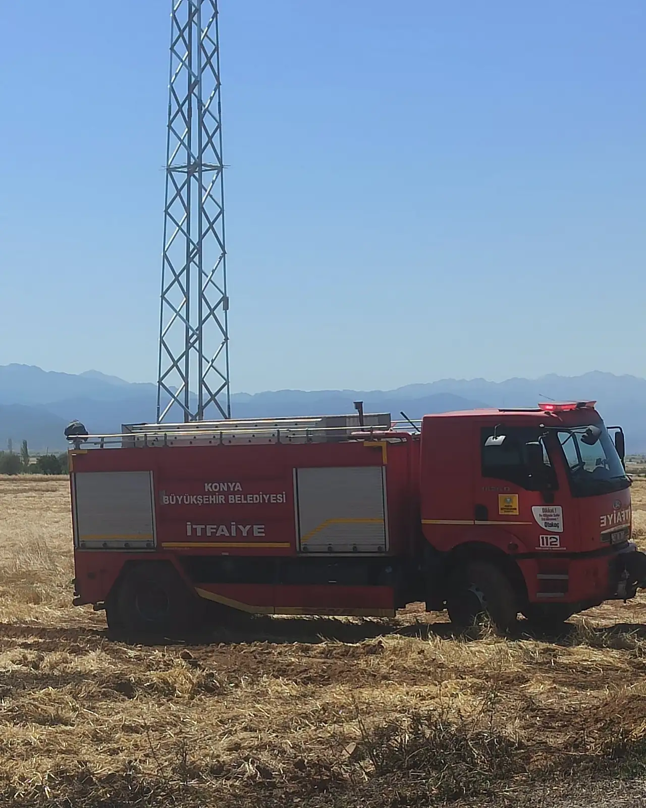 Konya'da alevler ekili araziye sıçradı haber fotoğrafı