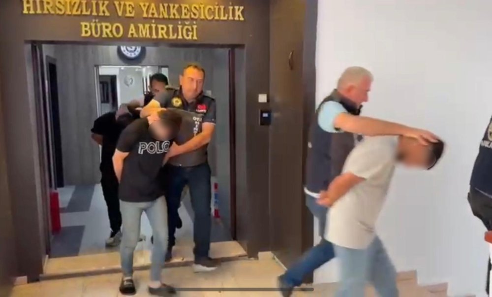 Otomobil hırsızlarının planını 35 kamera bozdu - 4 gözaltı haber fotoğrafı