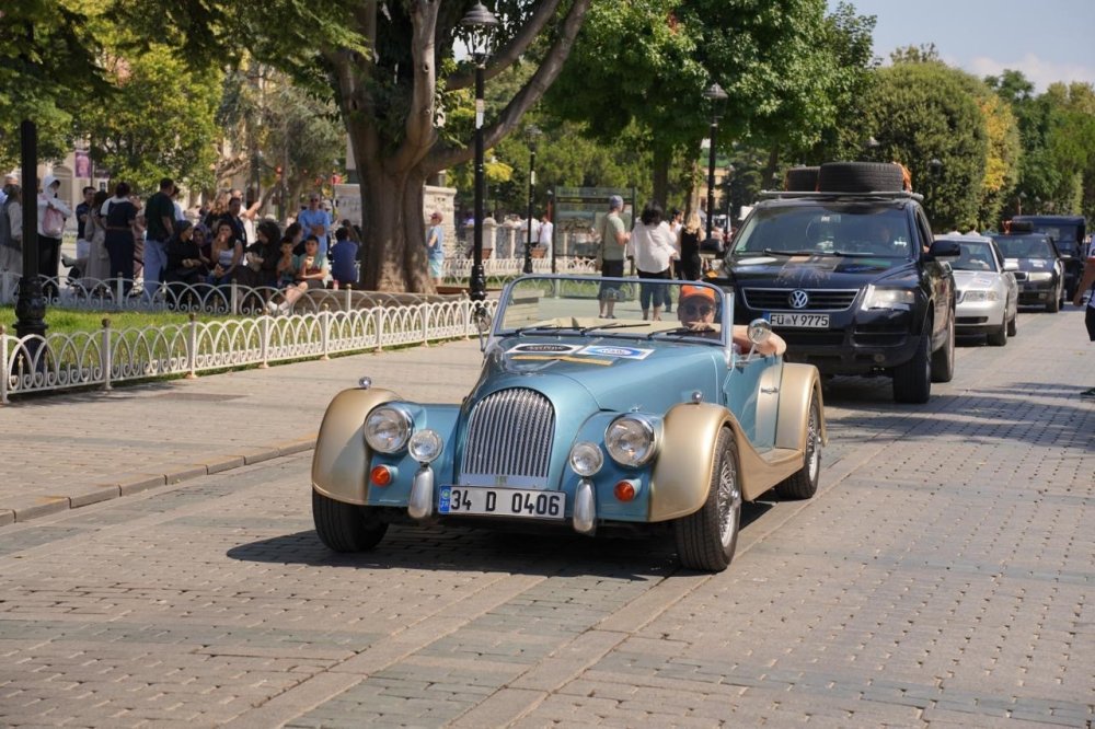 Anadolu Dostluk Rallisi İstanbul Sultanahmet Meydanı'ndan yola çıktı haber fotoğrafı