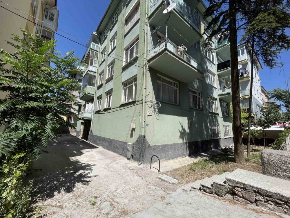 Konya'da aidat tartışmasında bıçaklanan apartman yöneticisi hayatını kaybetti haber fotoğrafı