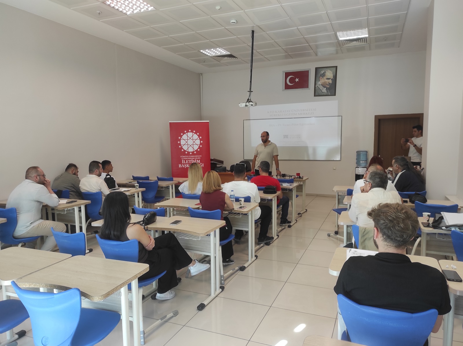 Konya'da basın mensupları için İHA-1 ticari pilot eğitimi başladı haber fotoğrafı