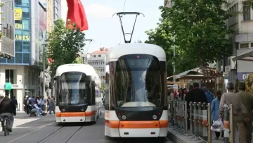 ESTRAM tarafından yapılan duyuru ile tramvay seferleri durduruldu