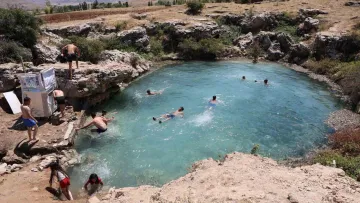Sivas Uyuz Gölü yeniden su tuttu ve ziyaretçilerini ağırlamaya başladı