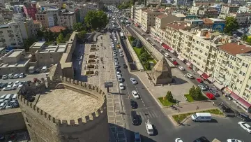 TOKİ Kayseri'de 9 konut ve 8 iş yerini açık artırmayla satıyor