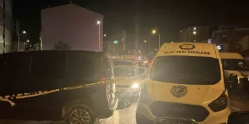 Konya'da otomobilde ölü bulunan İpek Gezer son yolculuğuna uğurlandı