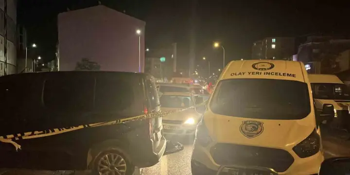 Konya'da otomobilde ölü bulunan İpek Gezer son yolculuğuna uğurlandı