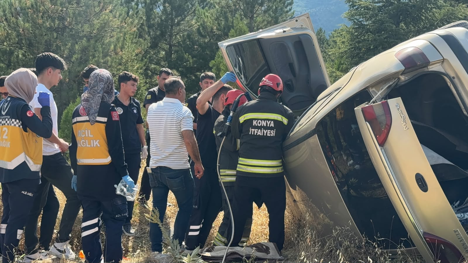 Konya'da Meydana Gelen Trafik Kazasında Sürücü Araçta Sıkıştı haber fotoğrafı