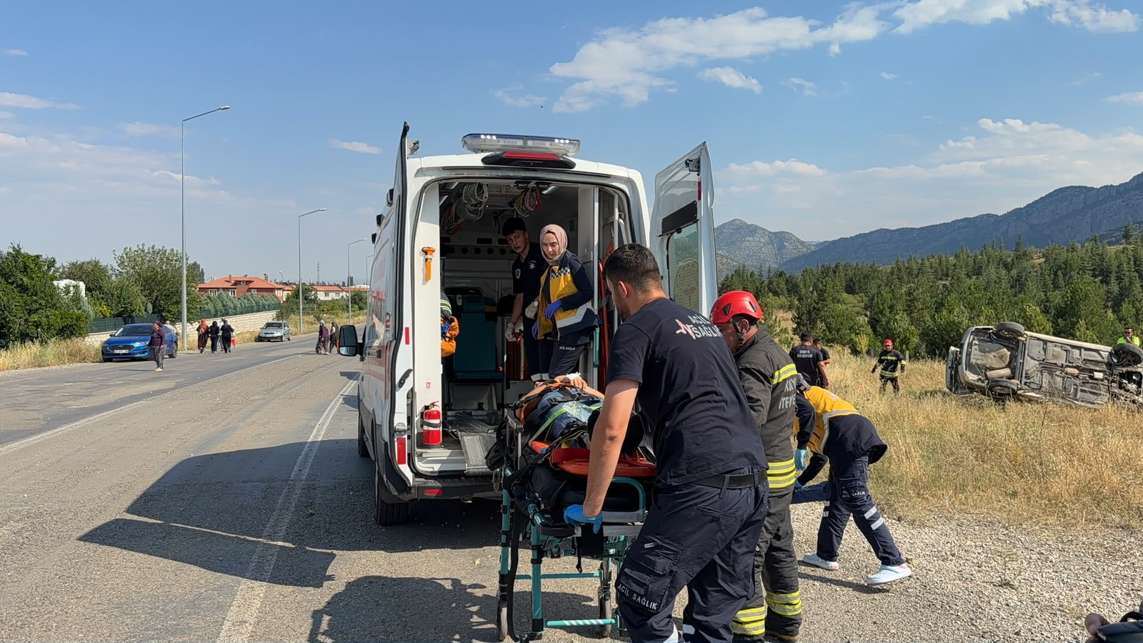 Konya'da Meydana Gelen Trafik Kazasında Sürücü Araçta Sıkıştı haber fotoğrafı