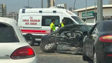 Konya'da ambulans ile otomobilin çarpıştığı kazada 5 kişi yaralandı