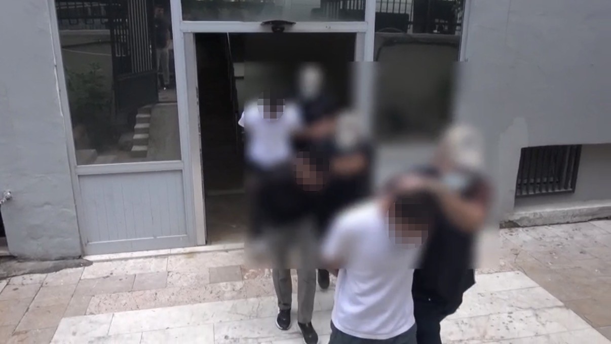 Konya'da gerçekleştirilen asayiş operasyonunda 10 kişi tutuklandı haber fotoğrafı