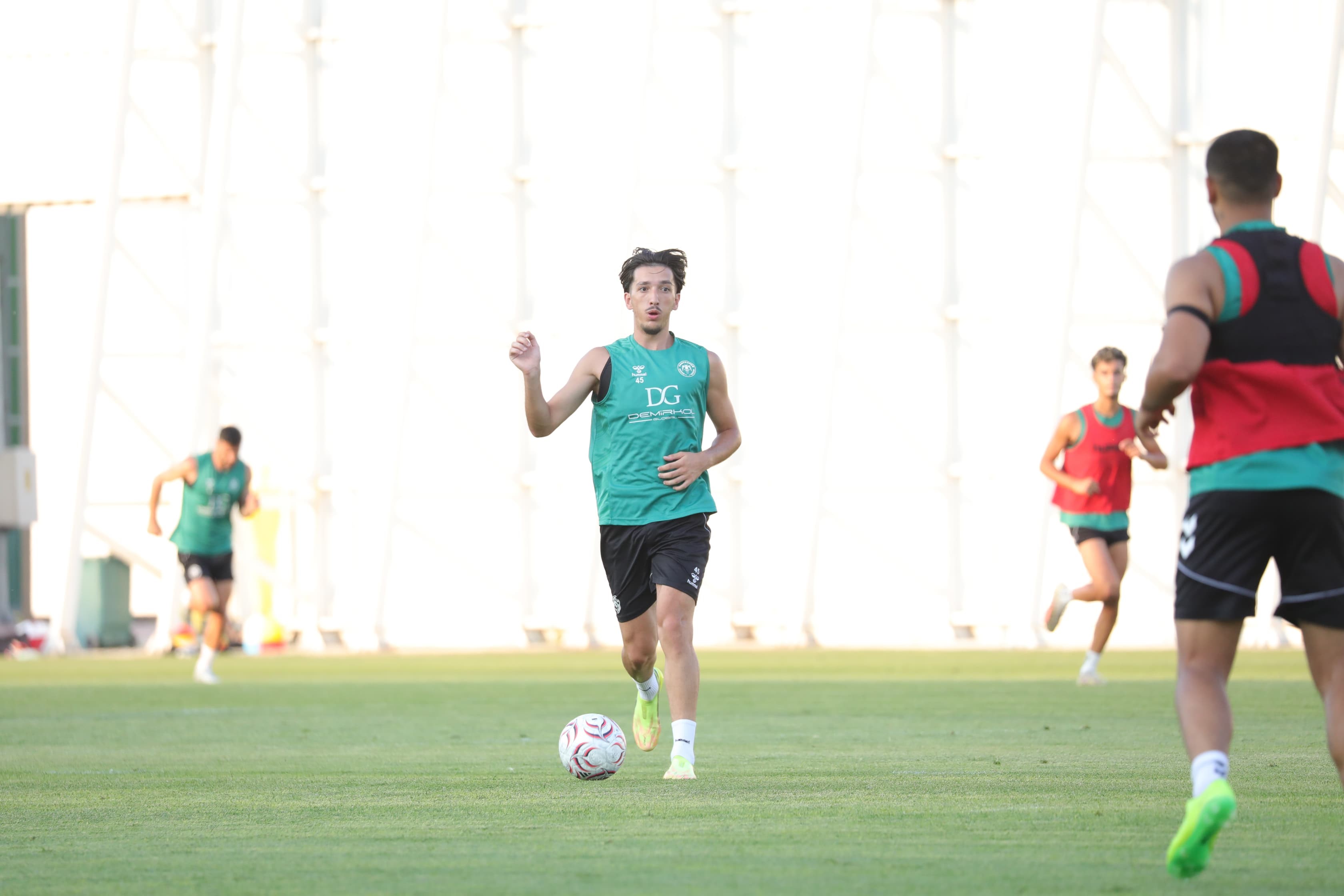 Konyaspor Çaykur Rizespor maçı hazırlıklarını sürdürüyor haber fotoğrafı