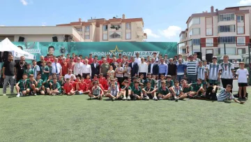 Karatay Belediyesi yaz spor turnuvaları ödül töreniyle sona erdi