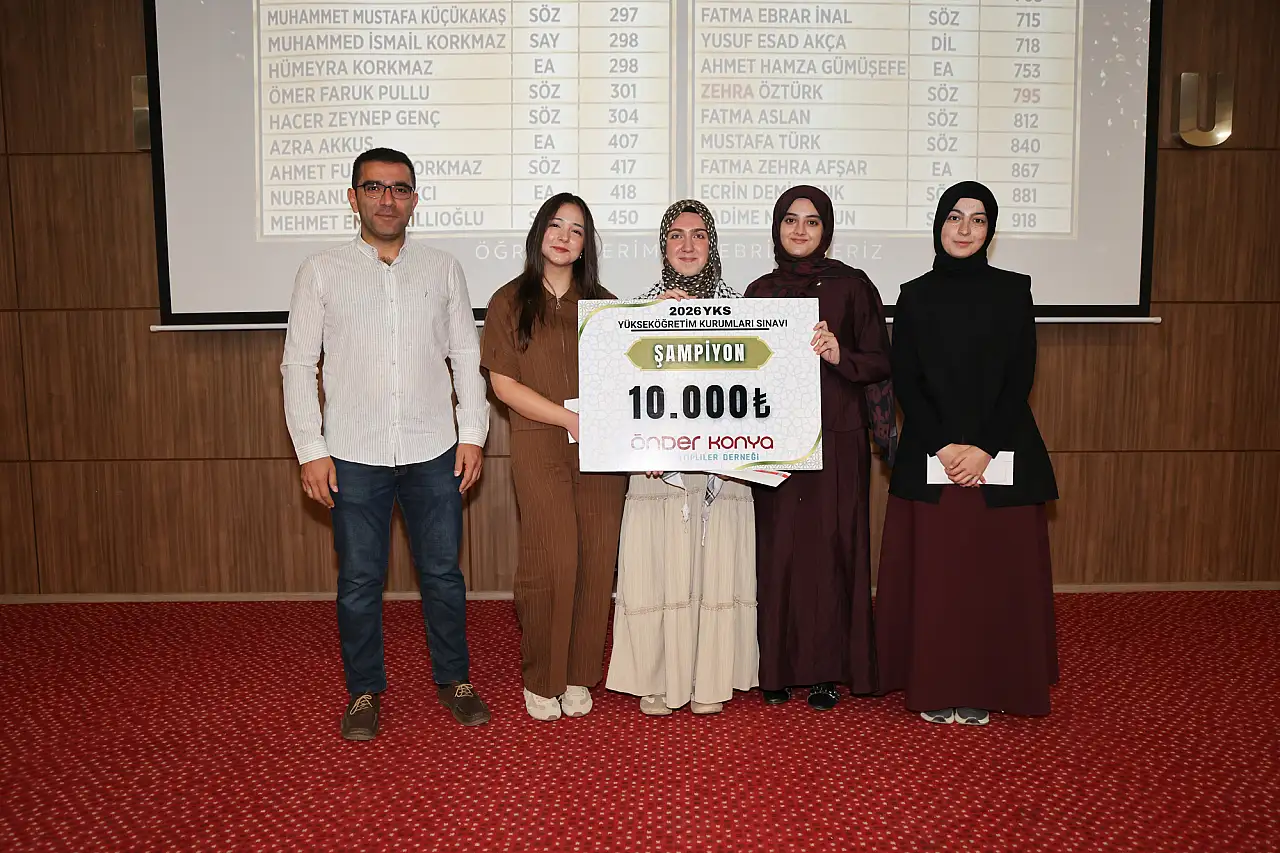 Konya'da Dereceye Giren 30 İmam Hatip Öğrencisi Ödüllendirildi haber fotoğrafı