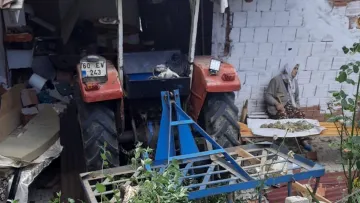 Traktörün freni patladı - 1 ölü