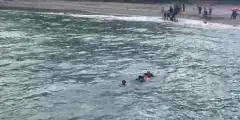 Kandıra'da denize girme yasağına uymayan aile boğulmaktan kurtarıldı