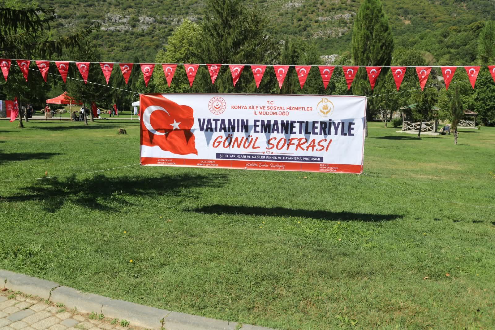 Konya'da Şehit Yakınları ve Gaziler Gönül Sofrasında Buluştu haber fotoğrafı
