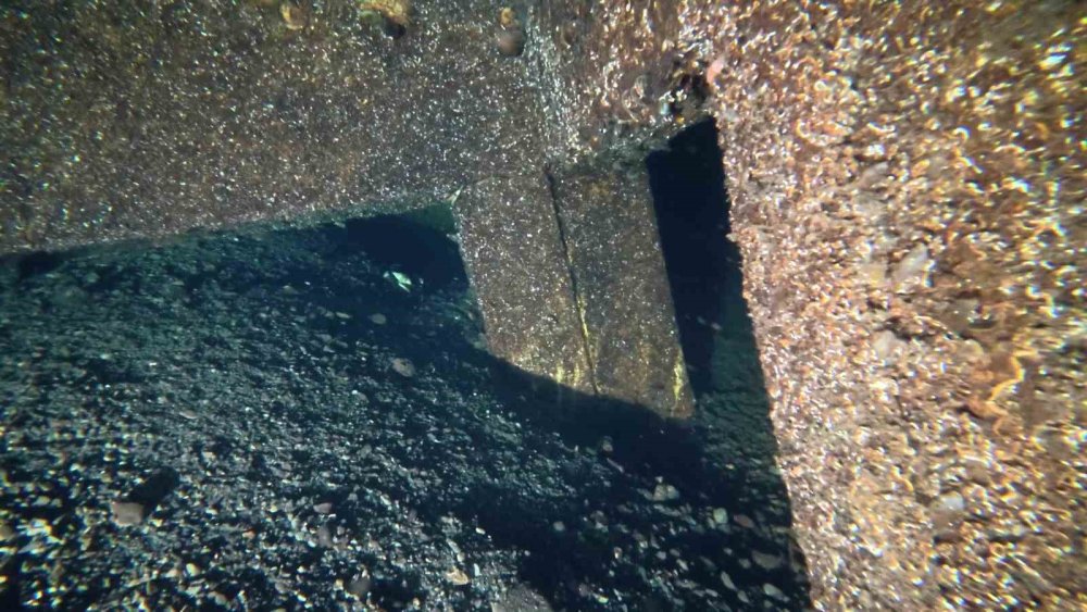 Değirmendere Sahili Su Altındaki Doğal Yapısıyla Dikkat Çekiyor haber fotoğrafı