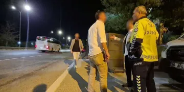 Alkollü Sürücünün Aracı Teslim Almaya Çağırdığı Yakını da Alkollü Çıktı