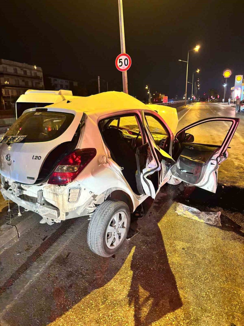17 Yaşındaki Sürücü Trafikte Tehlikeli Şekilde Makas Attı haber fotoğrafı