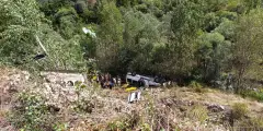 Yolcu minibüsünün şarampole devrilmesi sonucu 4 kişi öldü ve 10 kişi yaralandı