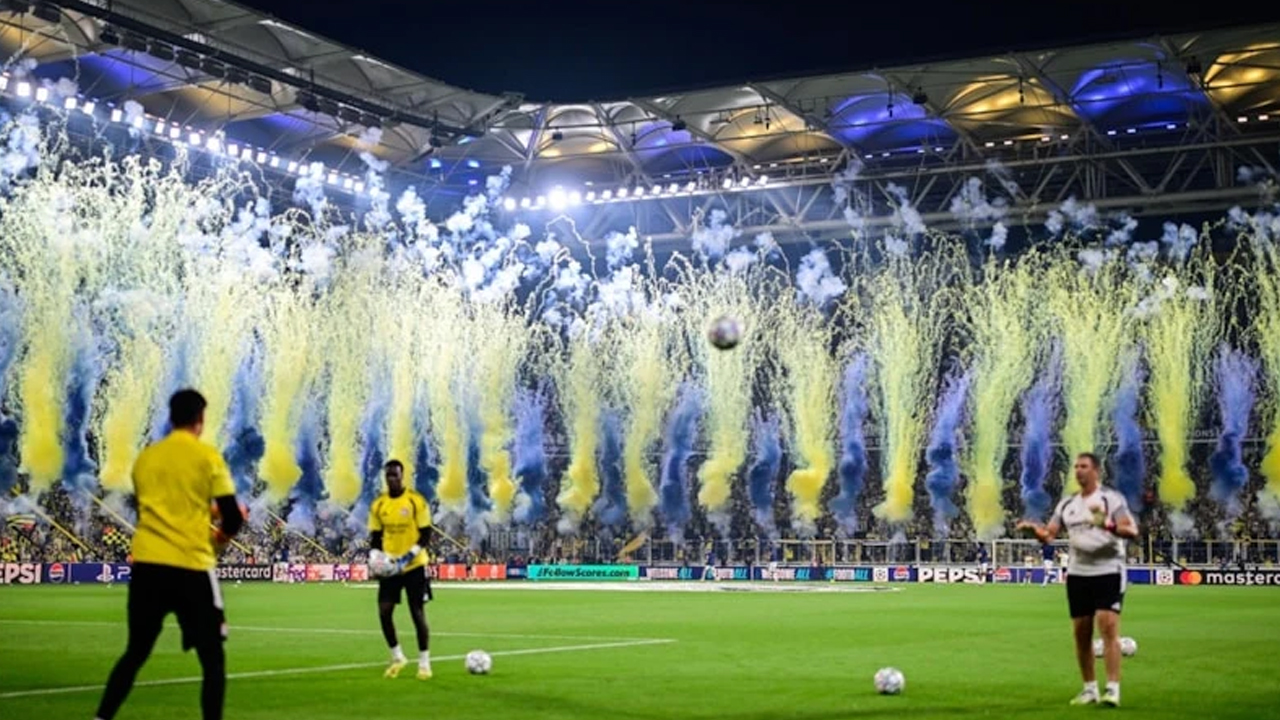 Fenerbahçe Taraftarından Lyon Karşılaşması Öncesi Büyük Şov haber fotoğrafı
