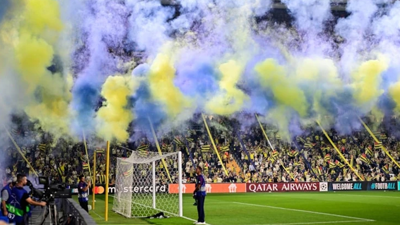 Fenerbahçe Taraftarından Lyon Karşılaşması Öncesi Büyük Şov haber fotoğrafı