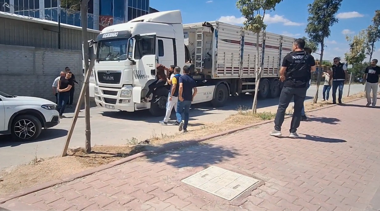 Konya'da düzenlenen operasyonda 124 bin 376 sentetik hap ele geçirildi haber fotoğrafı