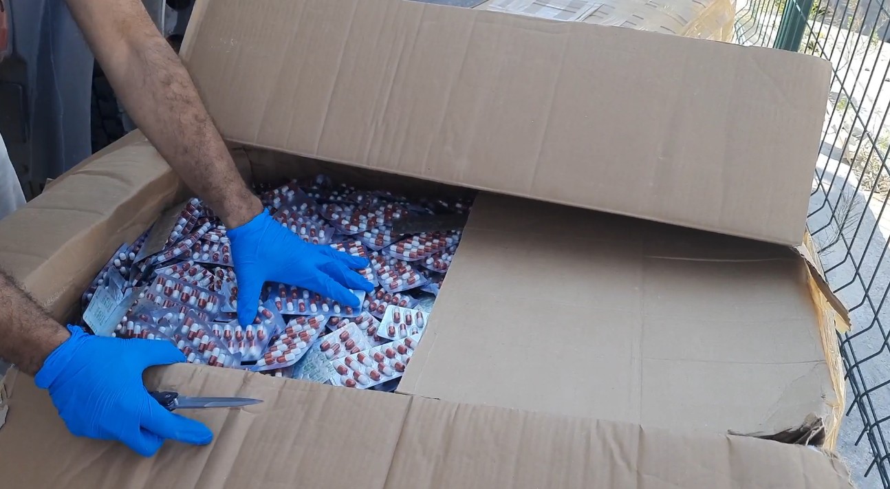 Konya'da düzenlenen operasyonda 124 bin 376 sentetik hap ele geçirildi haber fotoğrafı