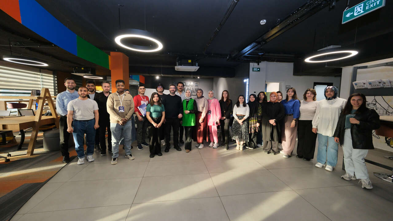 Konya'nın Bisiklet Kültürü Yeni Bir Podcast Serisinde Anlatılıyor haber fotoğrafı