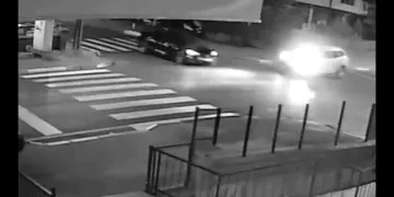 Polis Aracı ile Otomobil Çarpıştı - Biri Komiser İki Polis Yaralandı
