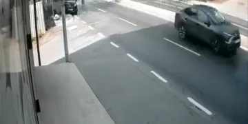 Yayaya Çarpmamak İçin Manevra Yapan Sürücü Kazadan Kaçamadı