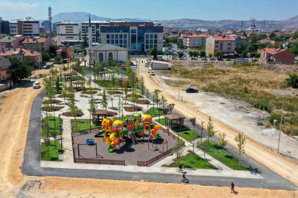 Meram Belediyesi İlçeye 20 Yeni Park Kazandırıyor ve 25 Parkı Yeniliyor haber fotoğrafı