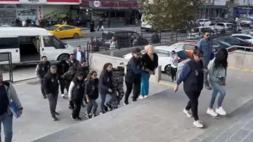Masaj salonu adı altında fuhuş yaptıran kişilere operasyon düzenlendi