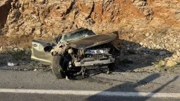 Konya yolunda kontrolden çıkan otomobilin yaptığı kazada can kaybı yaşandı