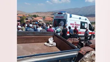 Traktör Kazasında Sürücü Koltuğundaki Yaşlı Adam Hayatını Kaybetti