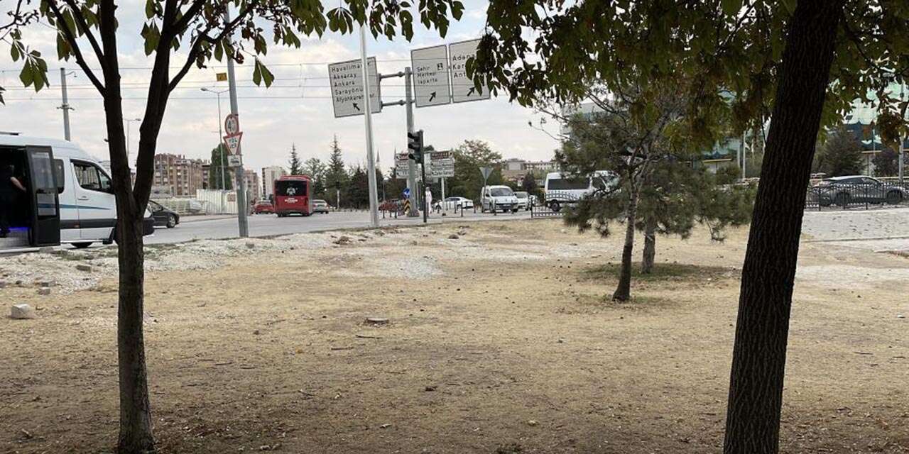 Konya'da Kıskançlık Nedeniyle Çıkan Kavgada 15 Yaşındaki Çocuk Bıçaklandı