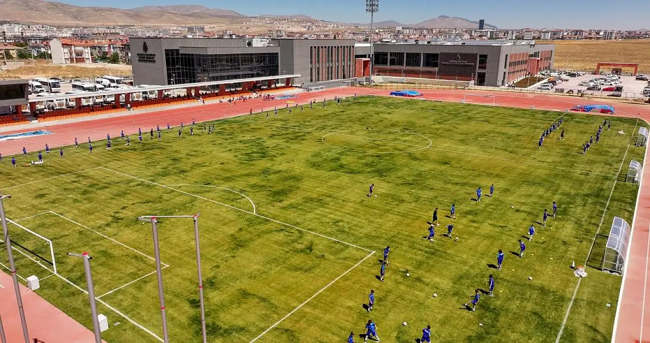 Başkan Altay ve Başkan Pekyatırmacı Geleceğin Şampiyonlarıyla Buluştu haber fotoğrafı