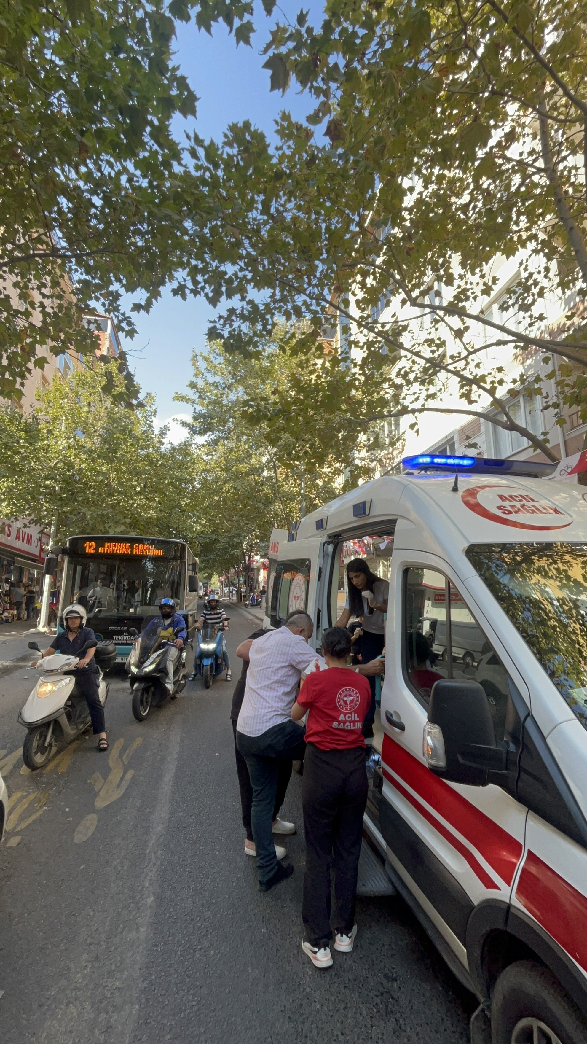 Yaya Geçidinde Yaşlı Adama Çarpan Motosiklet Sürücüsünden Açıklama haber fotoğrafı