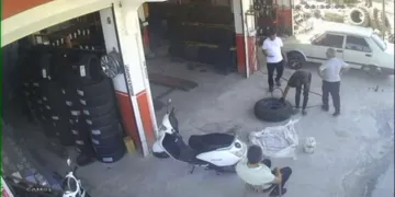 Tamir Ettiği Lastik Yüzüne Patlayan İşçi Ölümden Ucuz Kurtuldu