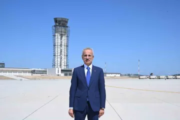 Ulaştırma ve Altyapı Bakanı Uraloğlu İHA Pilotluğu Rekorunu Açıkladı