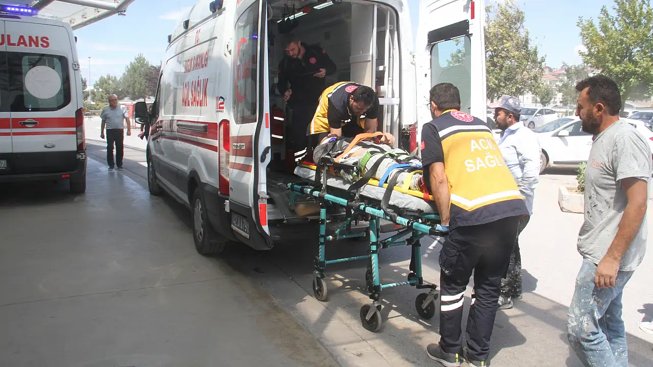Konya'da İnşaatın 3. Katından Beton Zemine Düşen Kişi Korkuttu