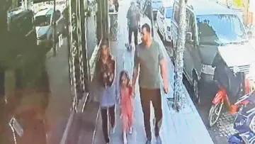 Konya'da Binadan Düşen Beton Parçaları Bir Ailenin Üzerine İsabet Etti