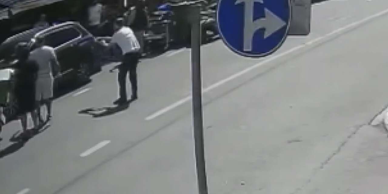 Motosiklet tartışmasında market çalışanı bir kişiyi bıçakladı