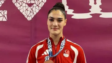 Konyalı Sporcu Sinem Oruç Akdeniz'deki Organizasyonda Madalya Kazandı