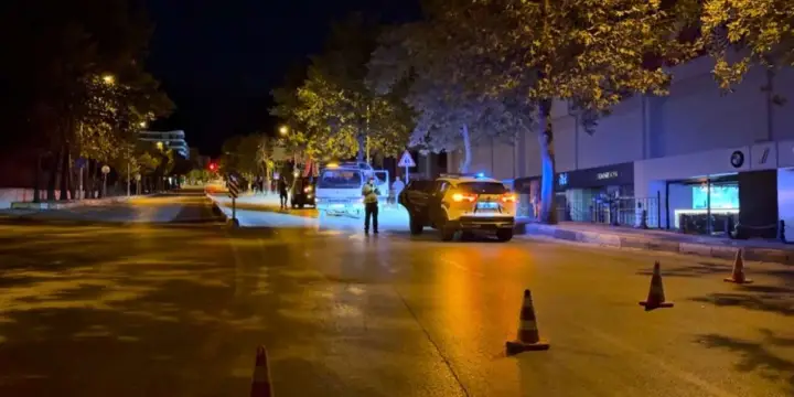 Aynı aileden baba ile oğul hayatını kaybetti yakınları yasa boğuldu